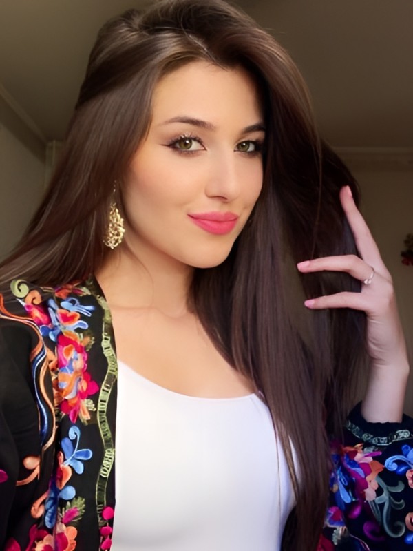 Элеонора привлекательная девушка из Геленджика цена от 2000 руб