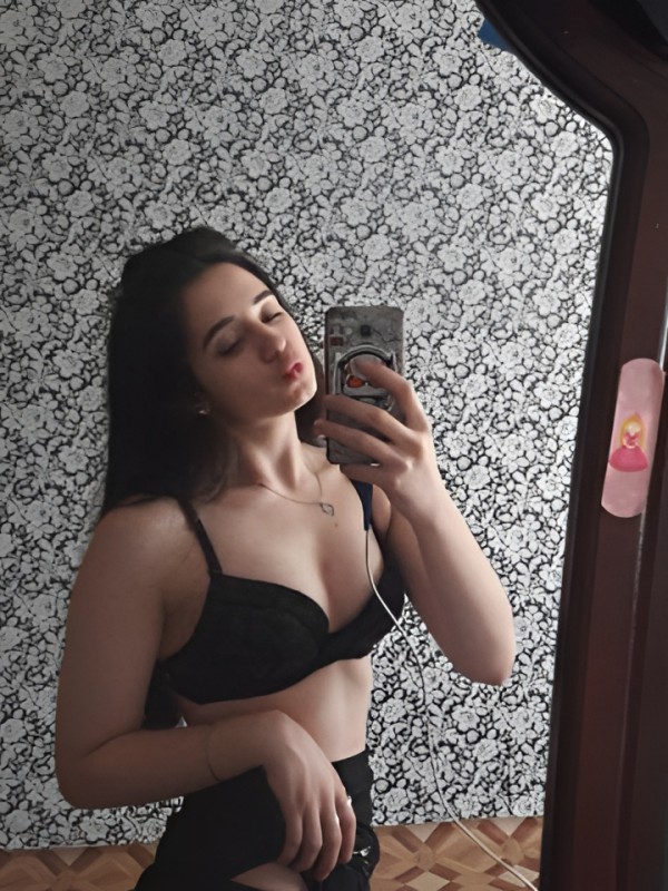 Натуся привлекательная девушка из Геленджика цена от 1500 руб