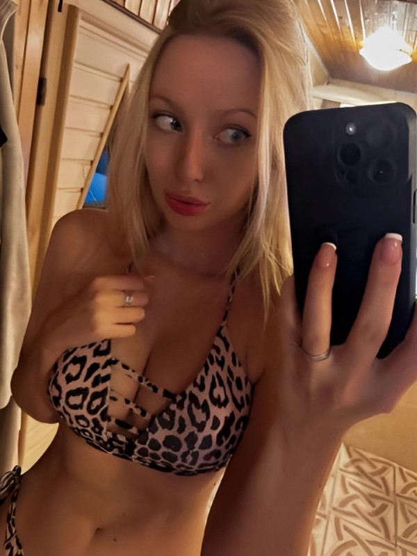 Сабина привлекательная девушка из Геленджика цена от 4000 руб