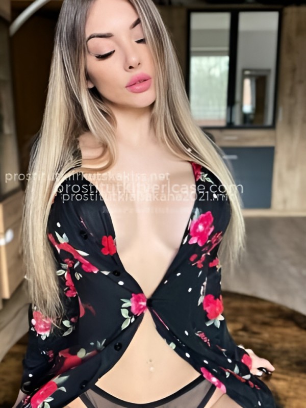 Тая привлекательная девушка из Геленджика цена от 10000 руб