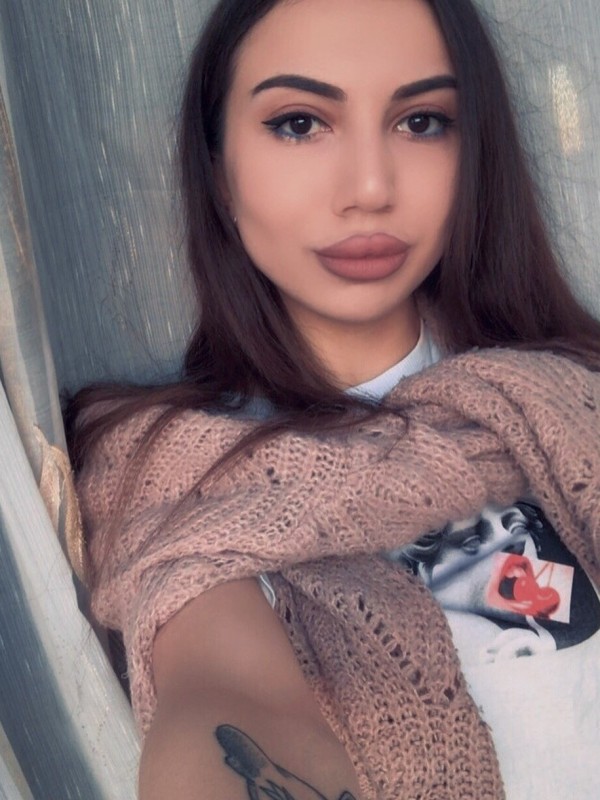 Инна привлекательная девушка из Геленджика цена от 3500 руб