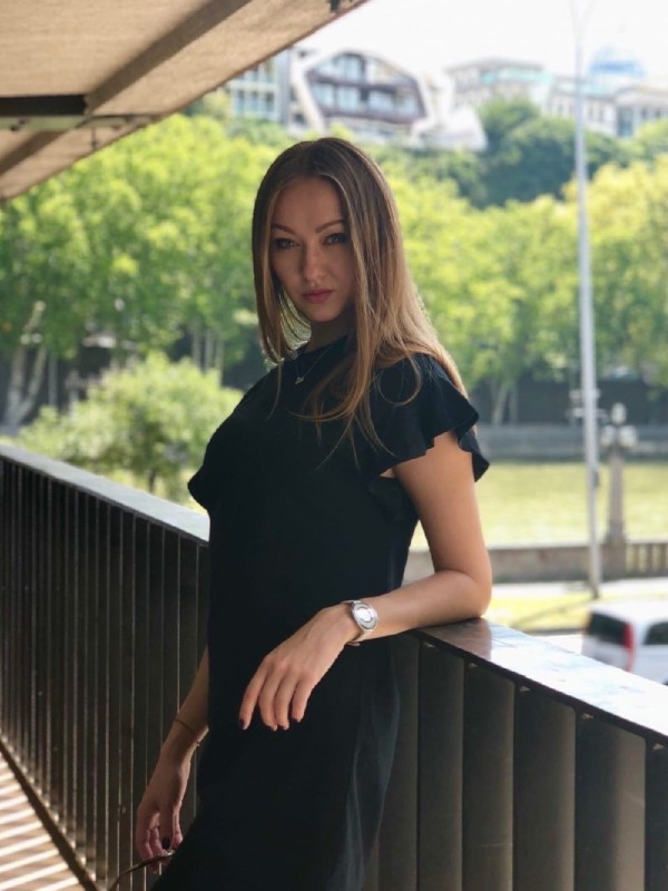 Клава привлекательная девушка из Геленджика цена от 3500 руб