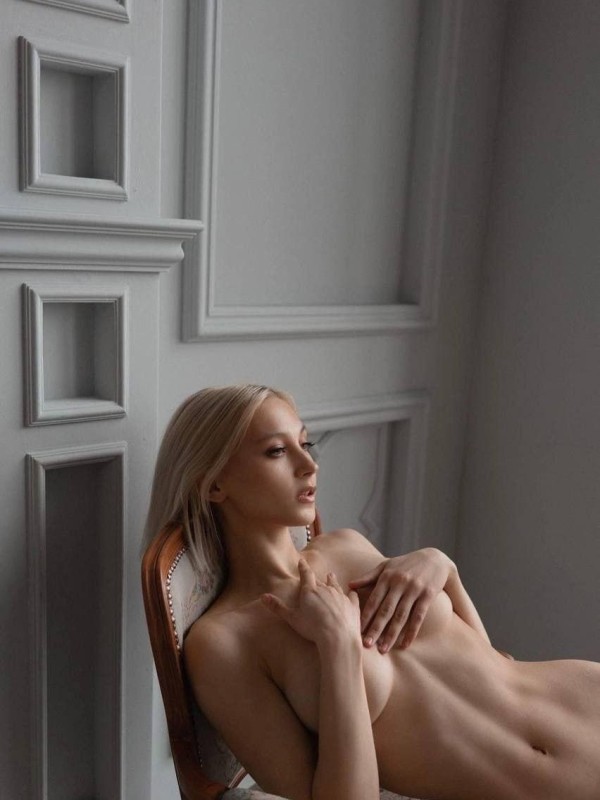 Уля привлекательная девушка из Геленджика цена от 4000 руб