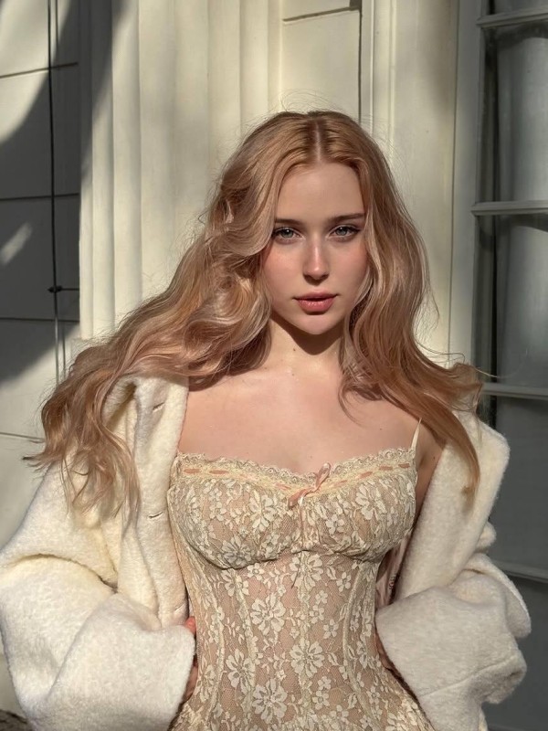 Рита привлекательная девушка из Геленджика цена от 7000 руб